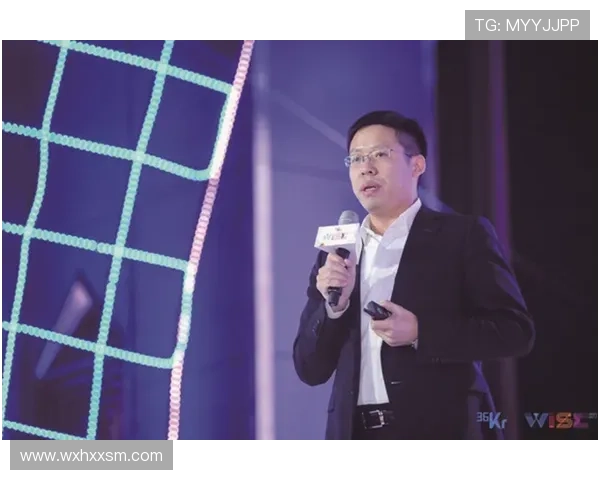 崔鹏频繁冲撞主裁引发场面混乱